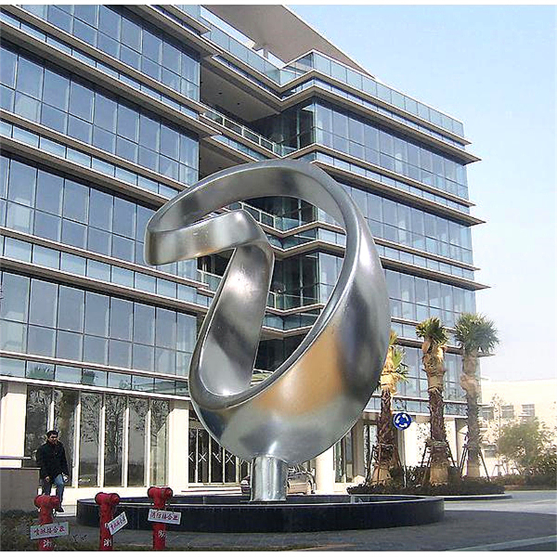 大型不锈钢雕塑定制户外园林月亮鹿镂空球小鱼圆环景观雕塑大摆件