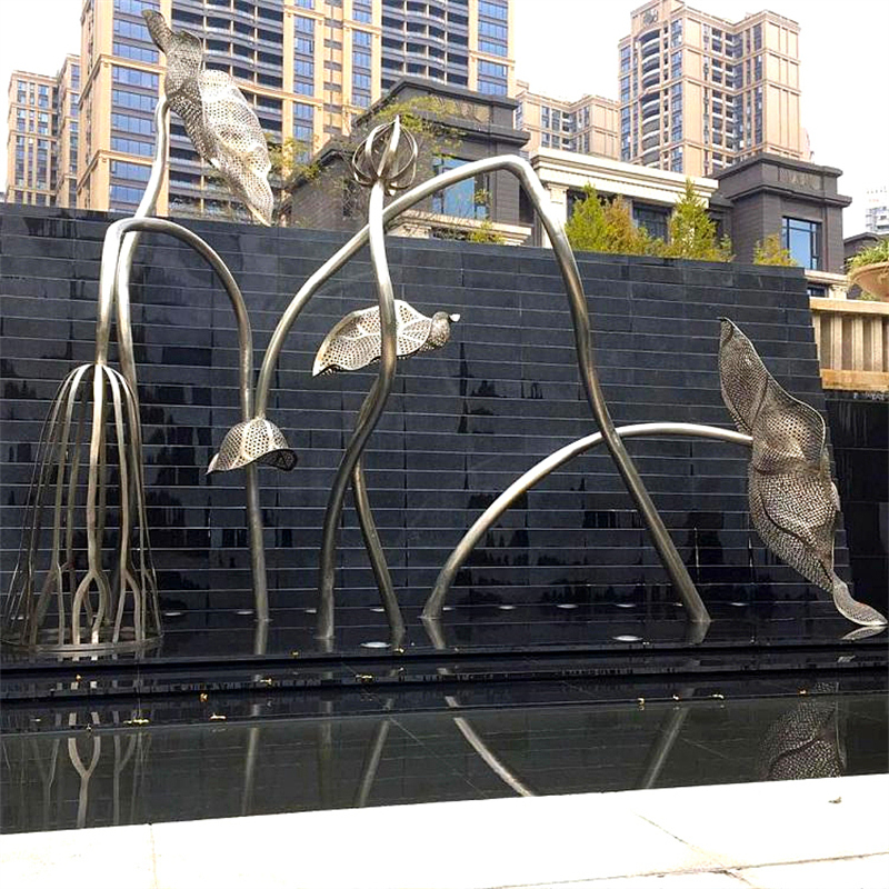 大型不锈钢雕塑厂家定制镜面几何鹿鲲户外园林景观广场房地产金属